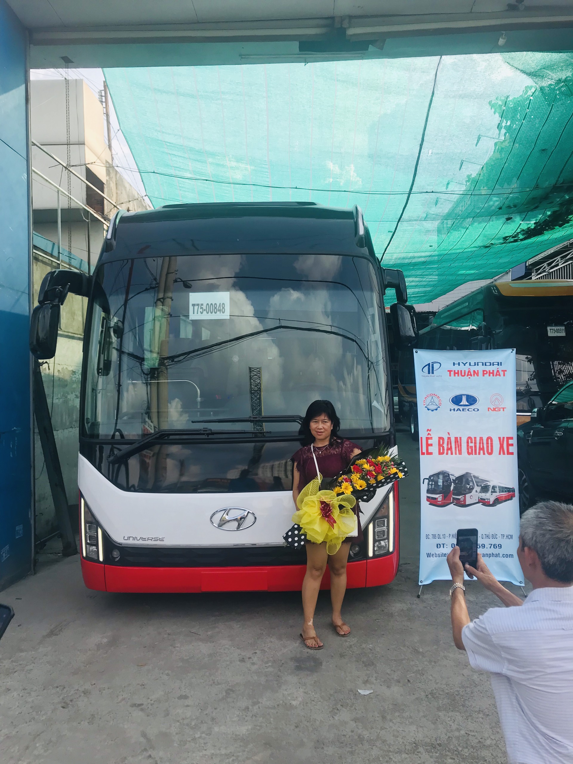 HÌNH ẢNH KHÁCH HÀNG MUA XE 