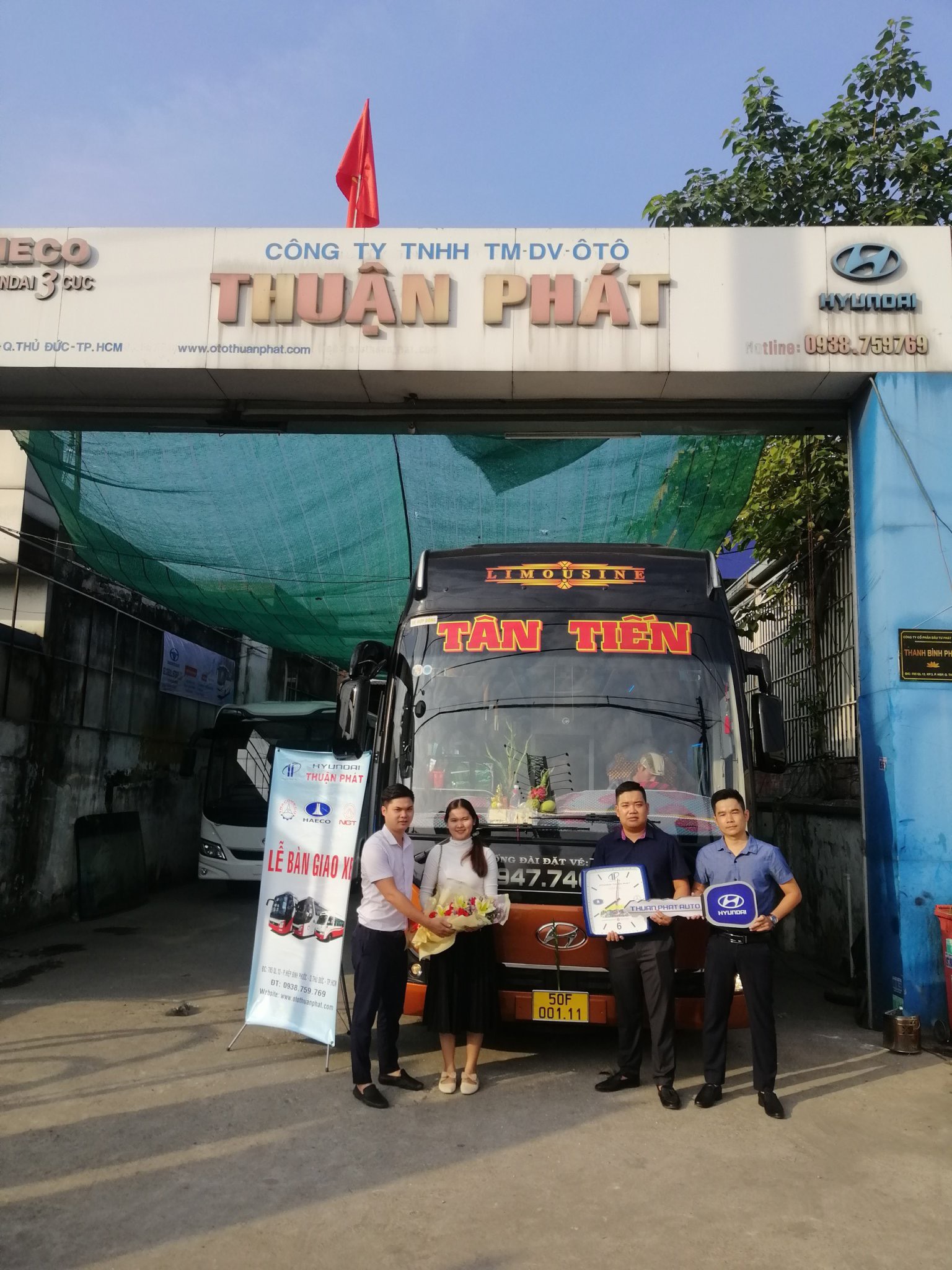 HÌNH ẢNH KHÁCH HÀNG MUA XE 
