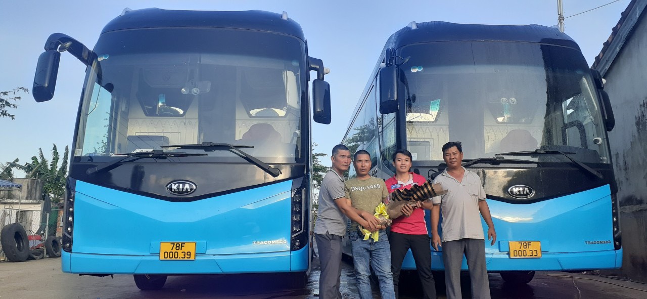 HÌNH ẢNH KHÁCH HÀNG MUA XE 