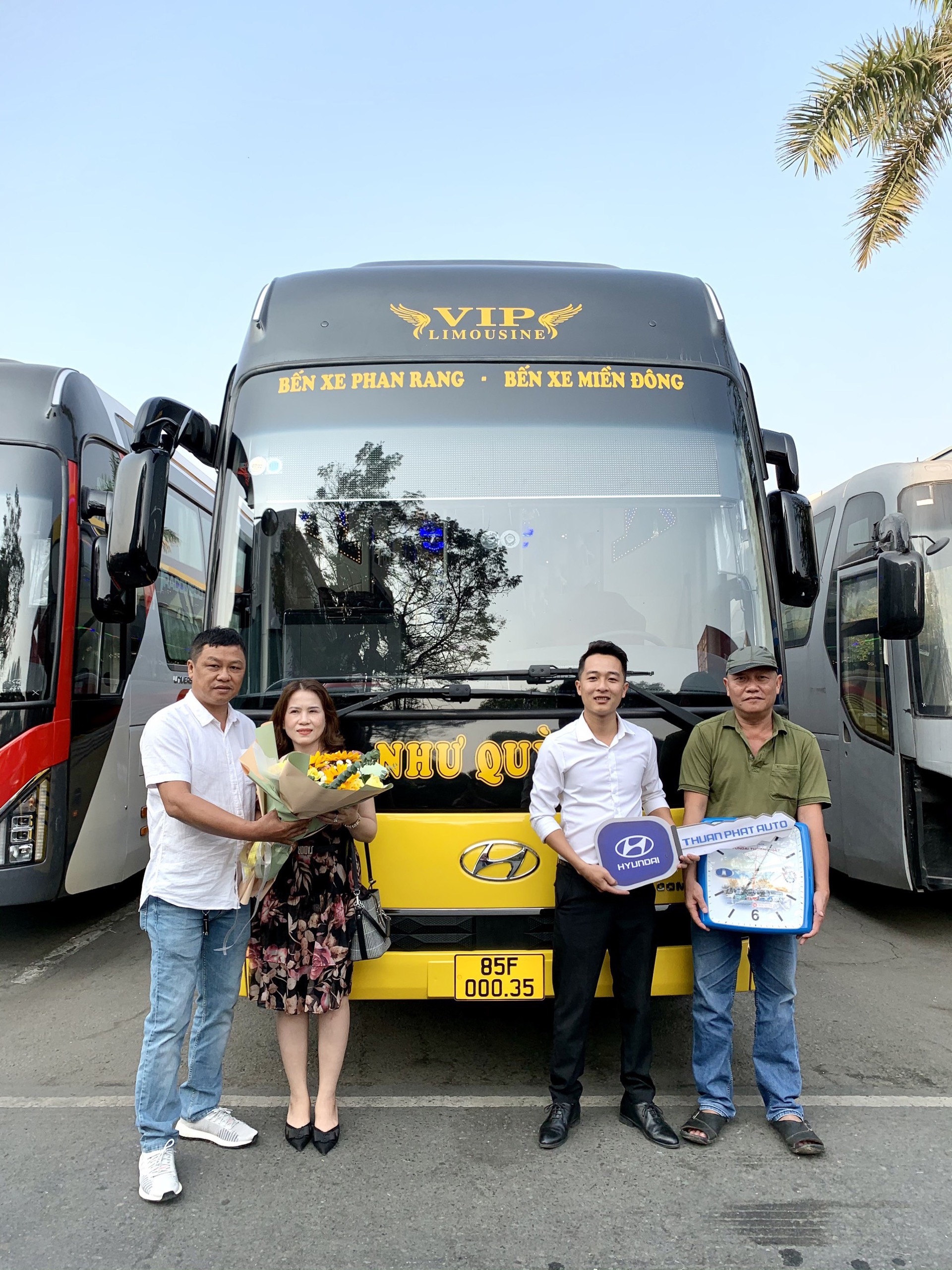 HÌNH ẢNH KHÁCH HÀNG MUA XE 