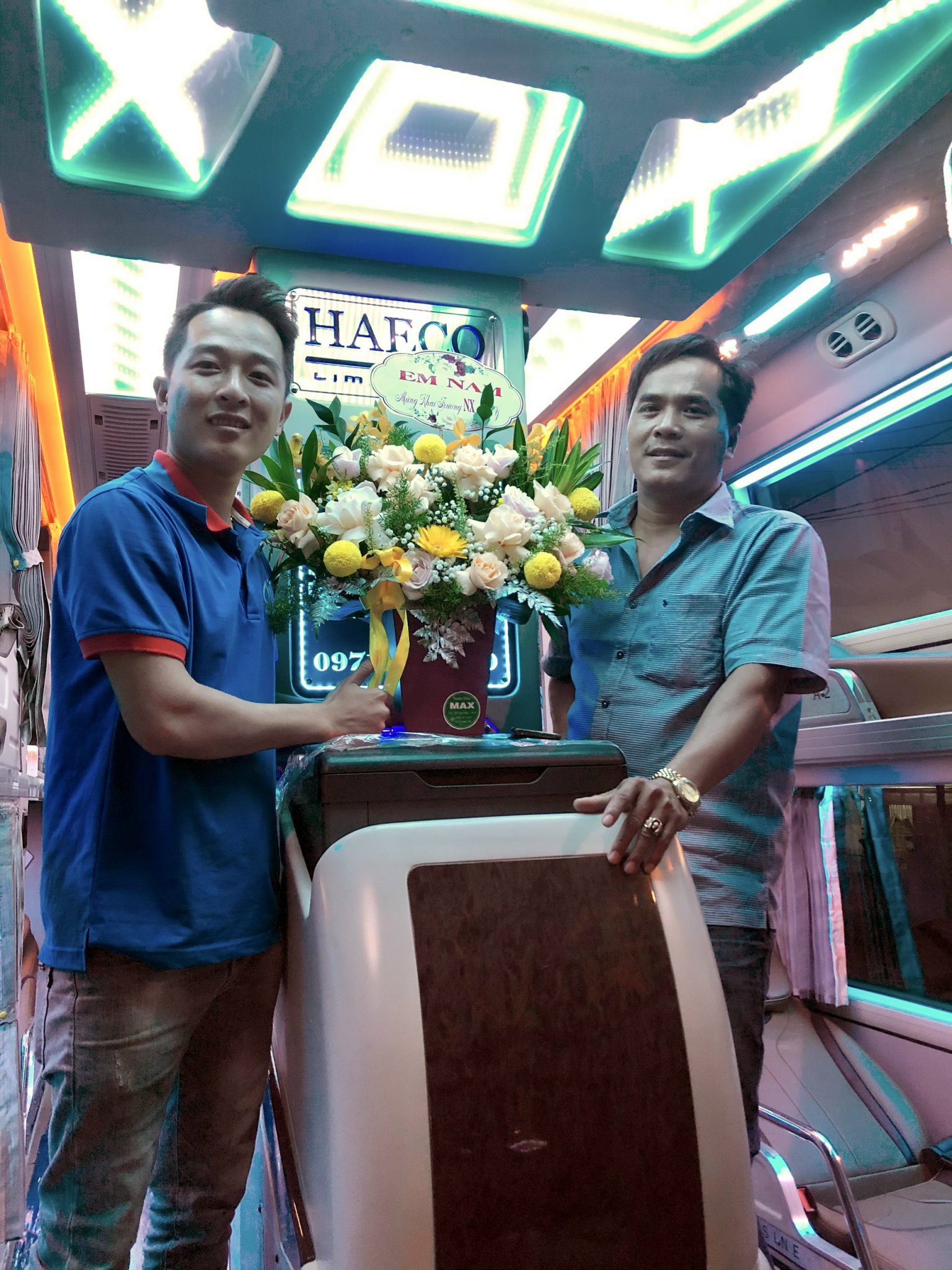 HÌNH ẢNH KHÁCH HÀNG MUA XE 